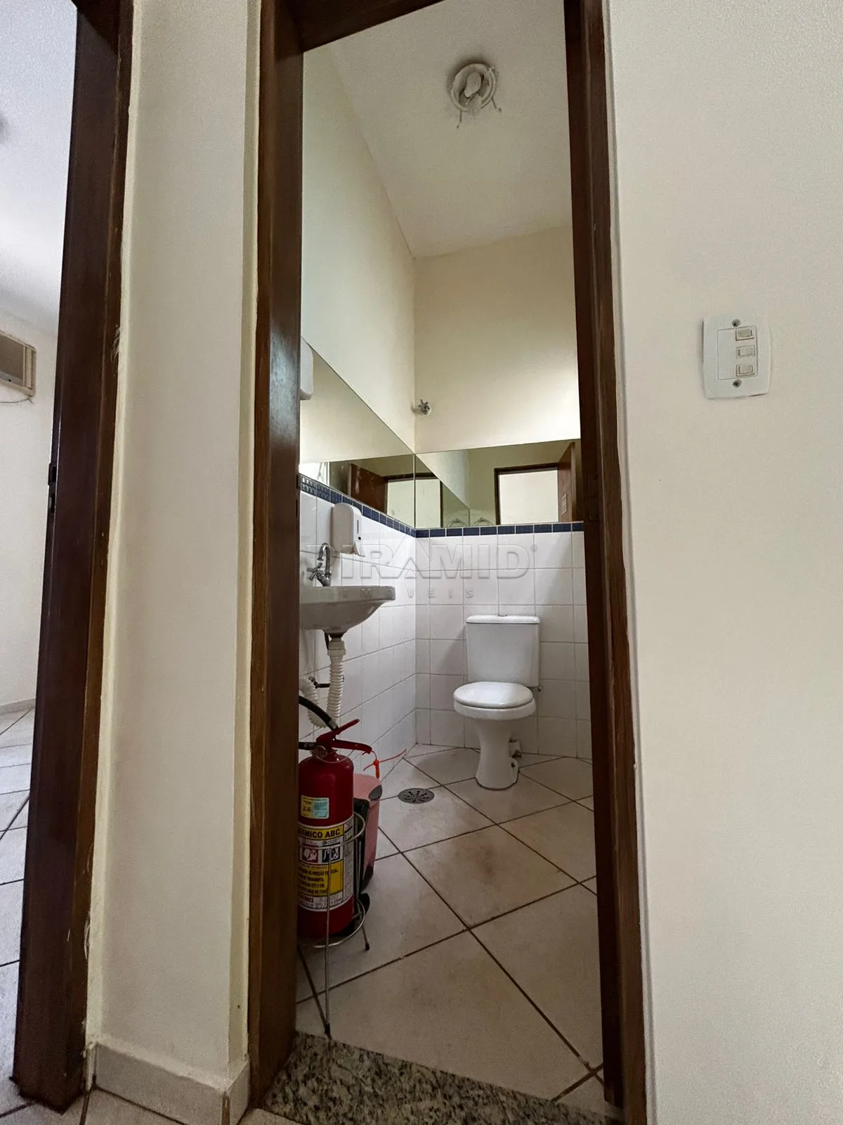 Alugar Comercial / Sala em Ribeir&atilde;o Preto R$ 1.600,00 - Foto 4
