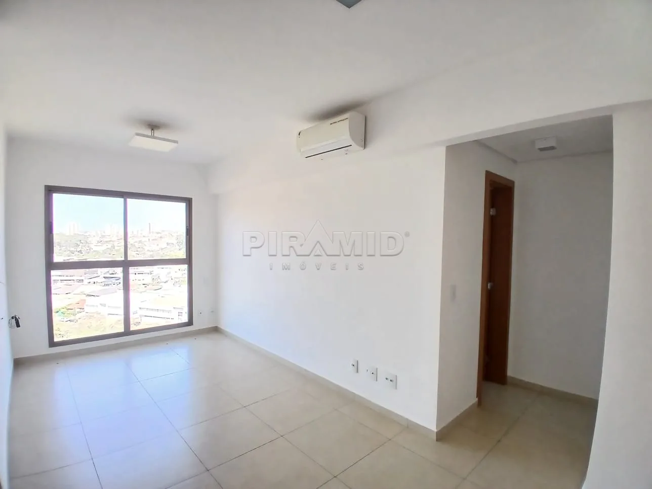 Alugar Apartamento / Kitchnet em Ribeir&atilde;o Preto R$ 1.800,00 - Foto 1