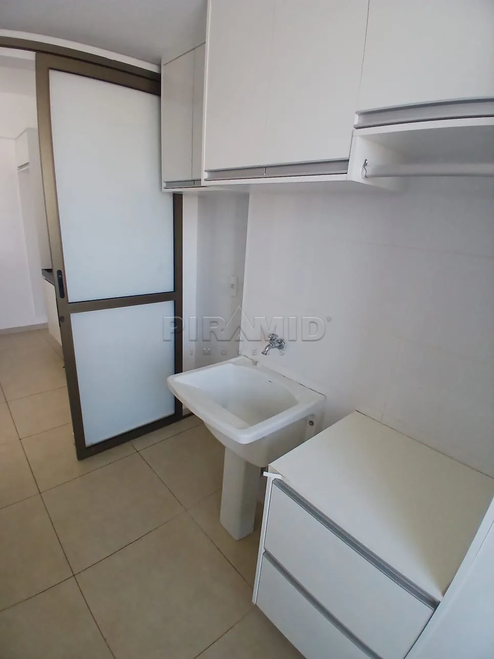 Alugar Apartamento / Kitchnet em Ribeir&atilde;o Preto R$ 1.800,00 - Foto 9