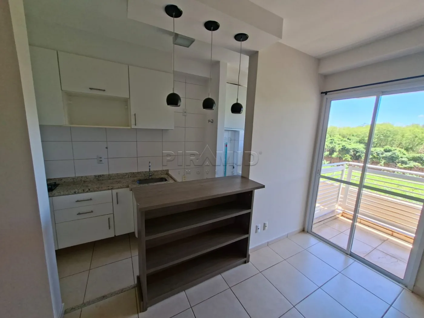 Alugar Apartamento / Padr&atilde;o em Ribeir&atilde;o Preto R$ 600,00 - Foto 3