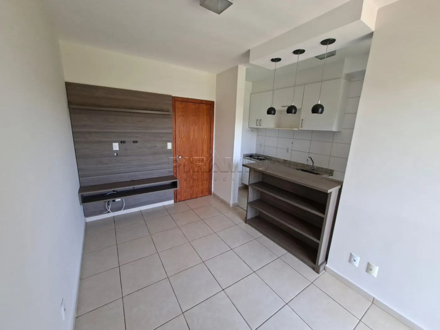 Alugar Apartamento / Padr&atilde;o em Ribeir&atilde;o Preto R$ 600,00 - Foto 2