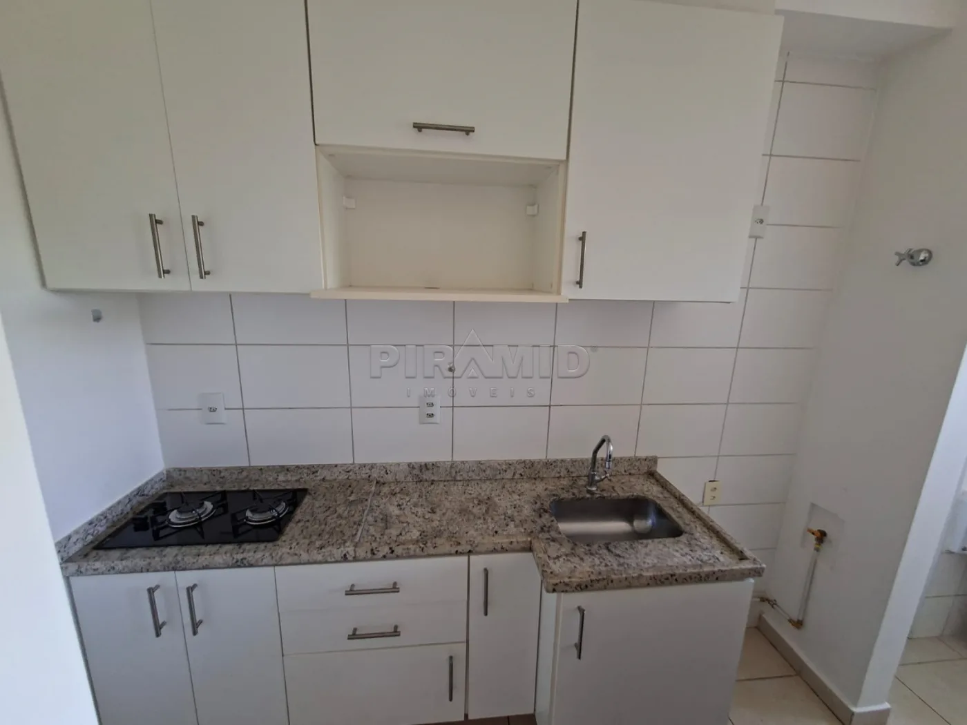 Alugar Apartamento / Padr&atilde;o em Ribeir&atilde;o Preto R$ 600,00 - Foto 5