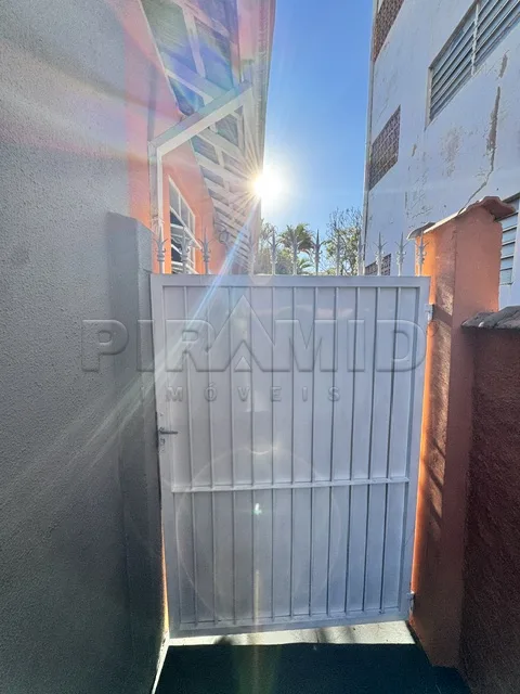 Alugar Casa / Padr&atilde;o em Ribeir&atilde;o Preto R$ 850,00 - Foto 1