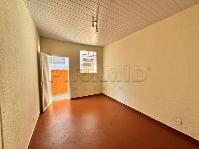Alugar Casa / Padr&atilde;o em Ribeir&atilde;o Preto R$ 850,00 - Foto 4