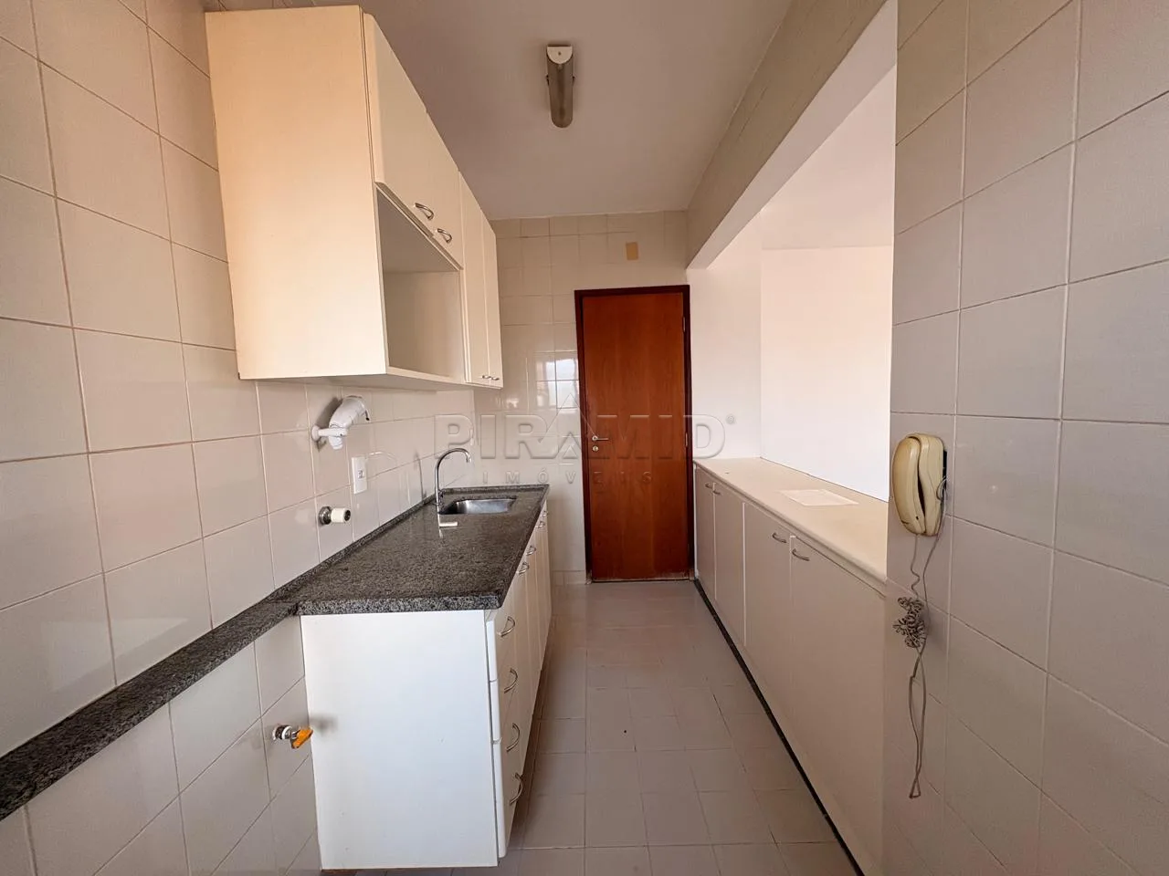 Alugar Apartamento / Padr&atilde;o em Ribeir&atilde;o Preto R$ 950,00 - Foto 10