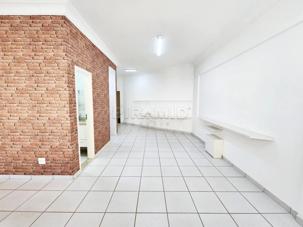 Alugar Comercial / Sala em Ribeir&atilde;o Preto R$ 1.800,00 - Foto 2