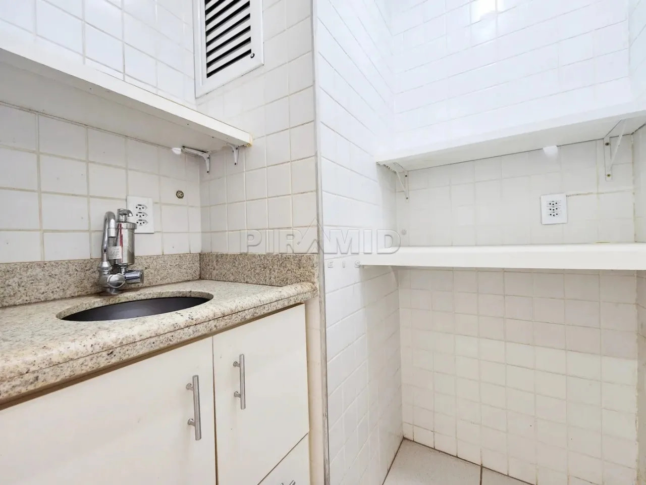 Alugar Comercial / Sala em Ribeir&atilde;o Preto R$ 1.800,00 - Foto 5
