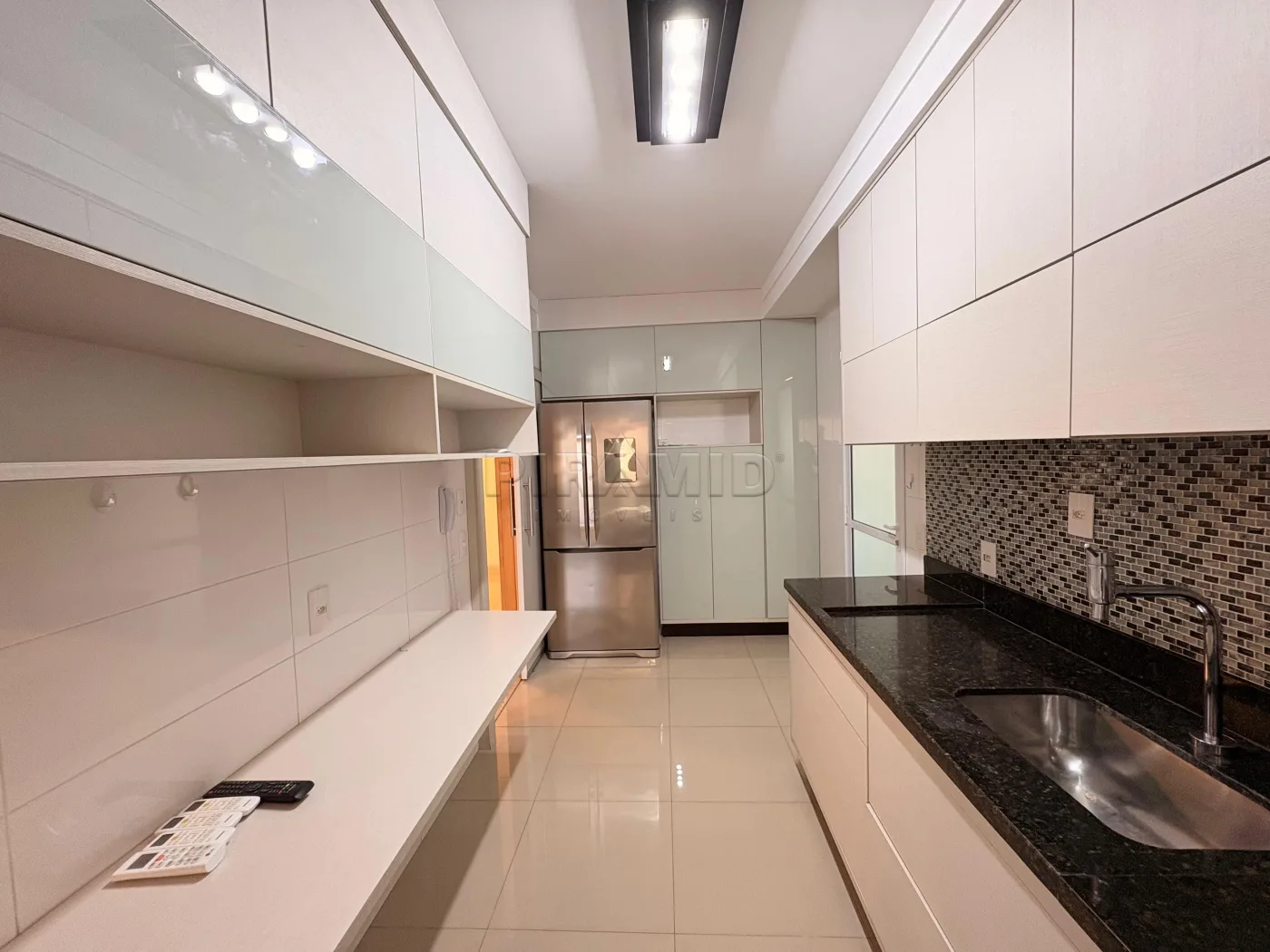 Alugar Apartamento / Padr&atilde;o em Ribeir&atilde;o Preto R$ 6.300,00 - Foto 11