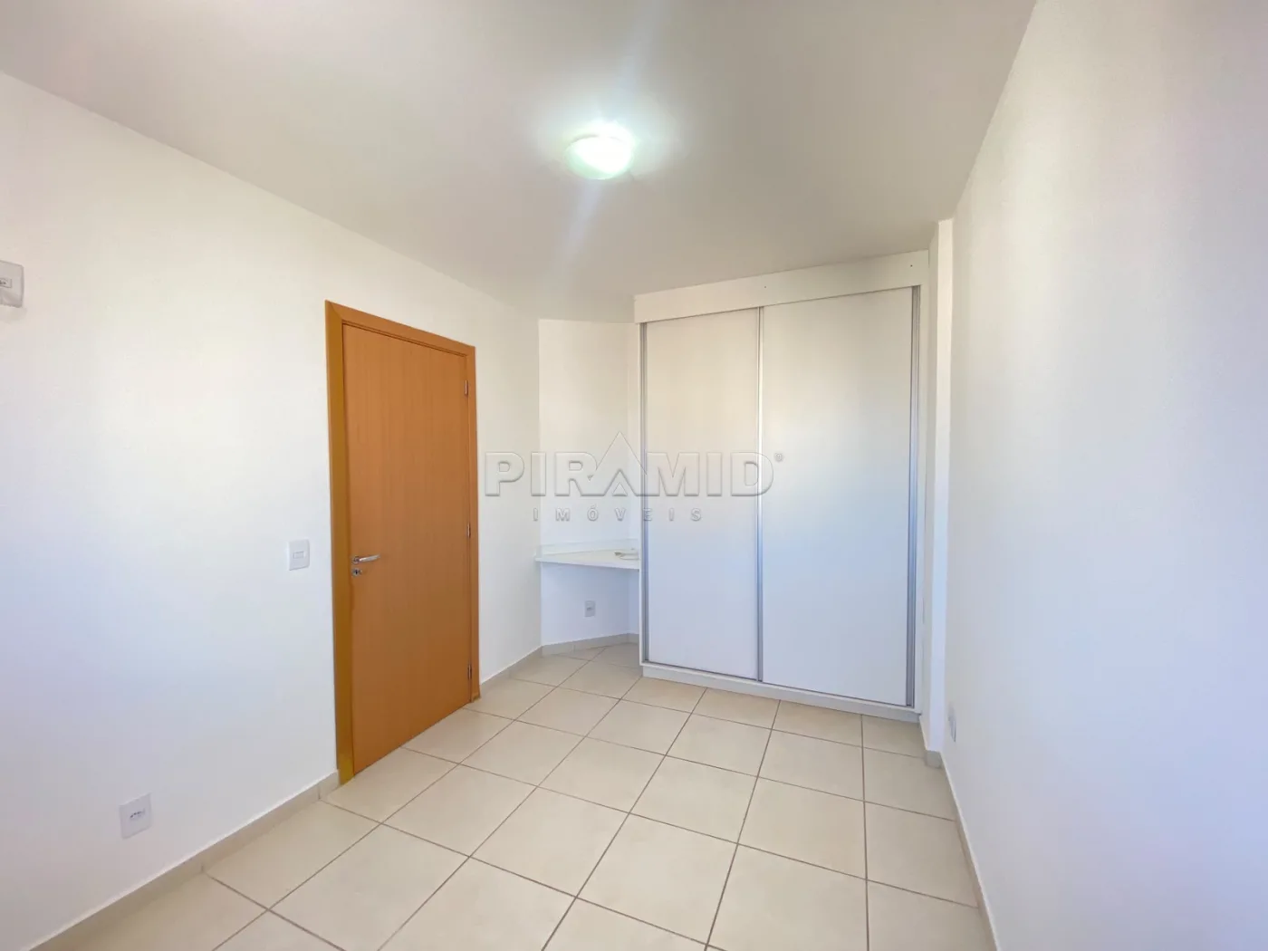 Alugar Apartamento / Padr&atilde;o em Ribeir&atilde;o Preto R$ 1.800,00 - Foto 13