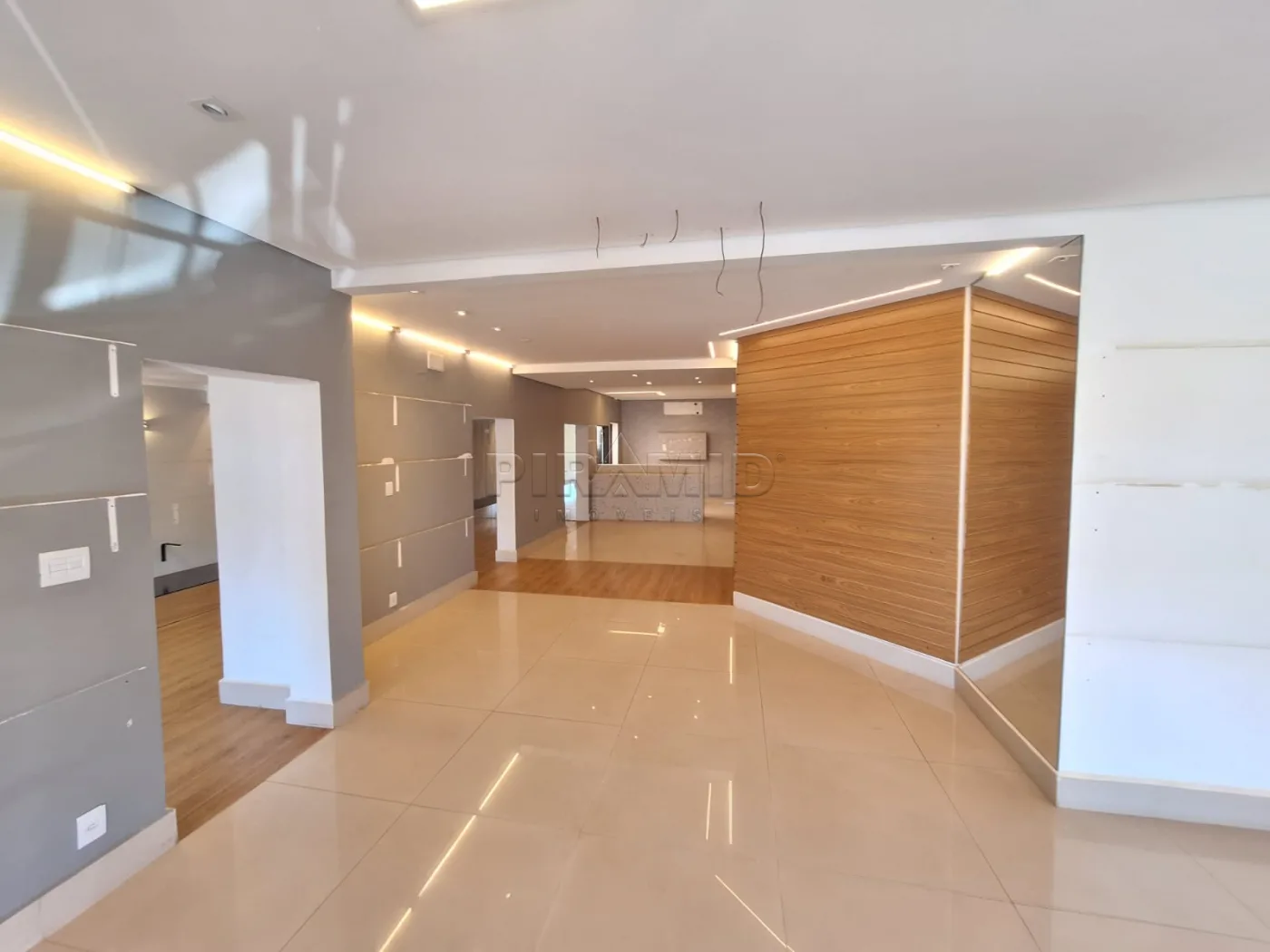 Alugar Comercial / Sal&atilde;o em Ribeir&atilde;o Preto R$ 12.500,00 - Foto 2