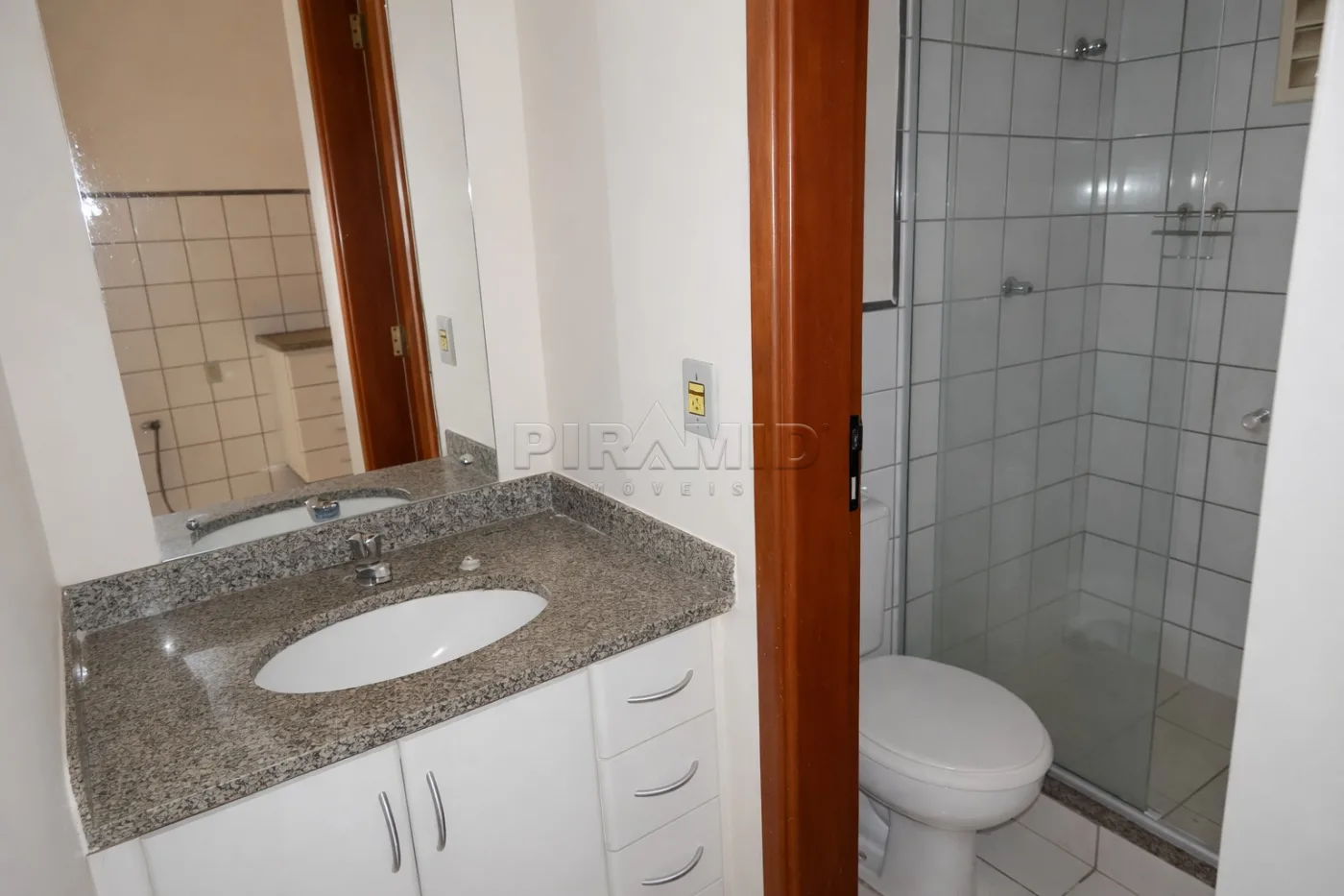 Alugar Apartamento / Kitchnet em Ribeir&atilde;o Preto R$ 1.100,00 - Foto 3