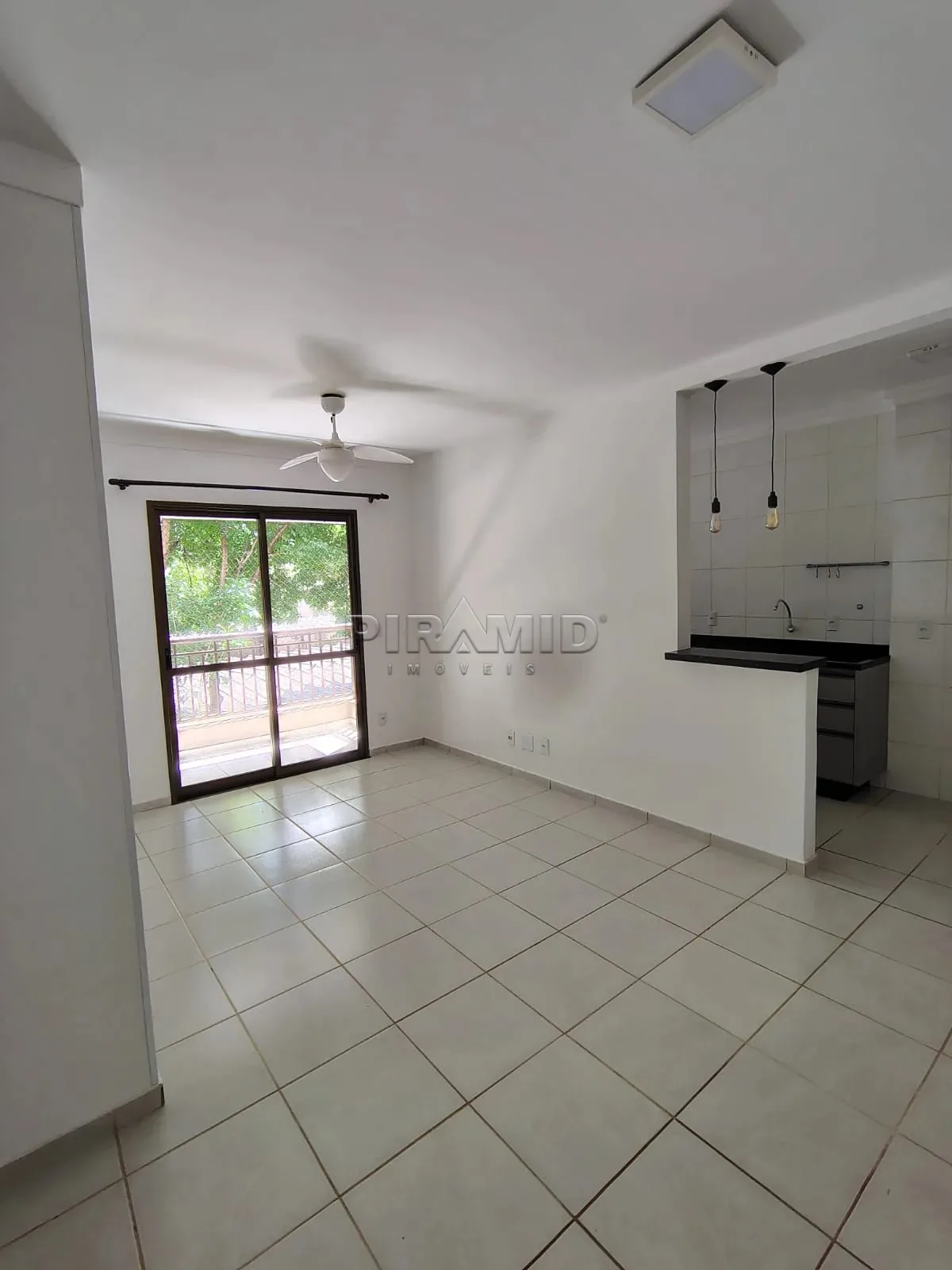 Alugar Apartamento / Padr&atilde;o em Ribeir&atilde;o Preto R$ 2.200,00 - Foto 2