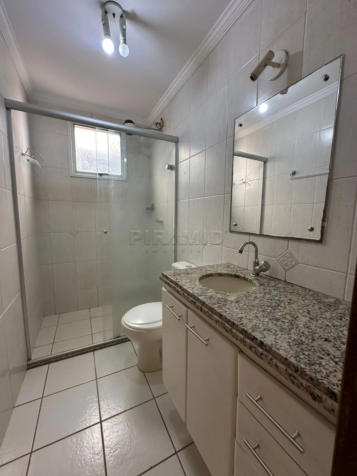 Alugar Apartamento / Padr&atilde;o em Ribeir&atilde;o Preto R$ 1.300,00 - Foto 5