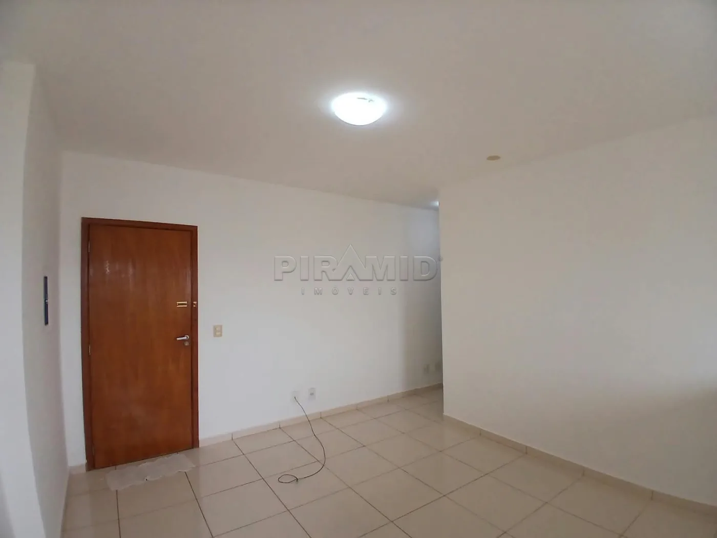 Alugar Apartamento / Padr&atilde;o em Ribeir&atilde;o Preto R$ 1.350,00 - Foto 2
