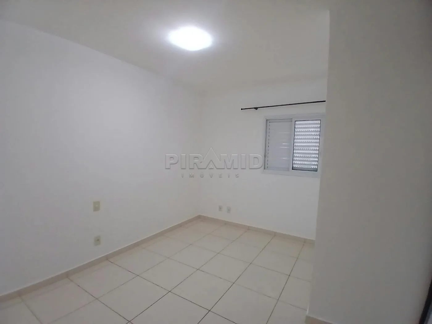 Alugar Apartamento / Padr&atilde;o em Ribeir&atilde;o Preto R$ 1.350,00 - Foto 3