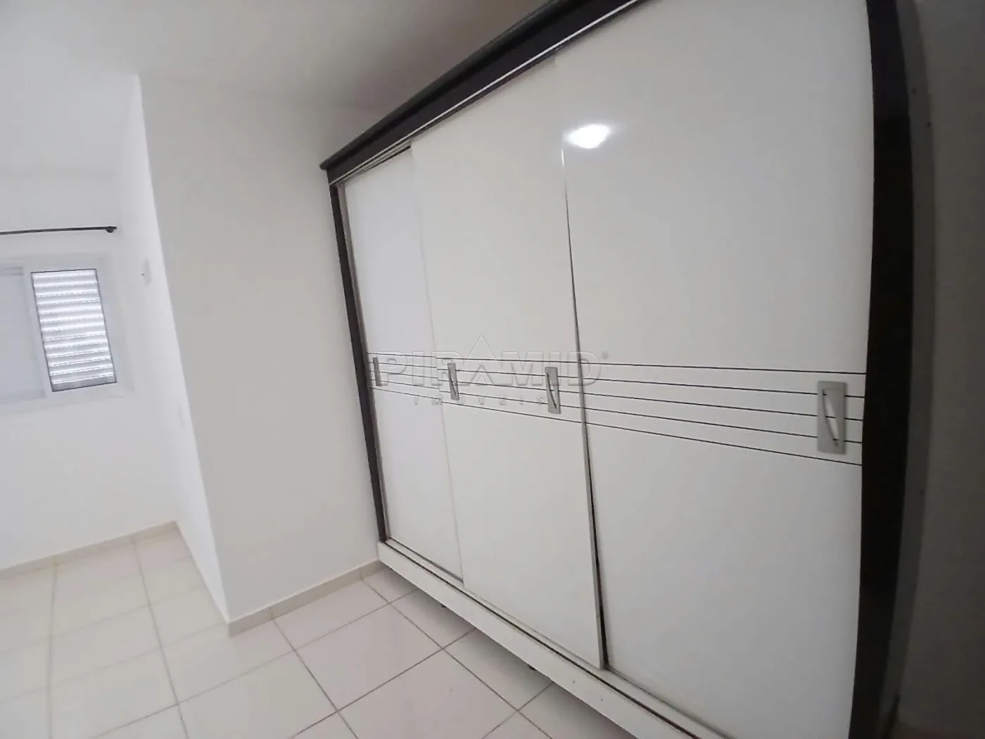 Alugar Apartamento / Padr&atilde;o em Ribeir&atilde;o Preto R$ 1.350,00 - Foto 4