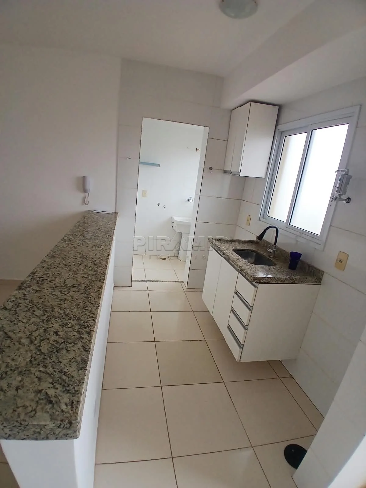 Alugar Apartamento / Padr&atilde;o em Ribeir&atilde;o Preto R$ 1.350,00 - Foto 5