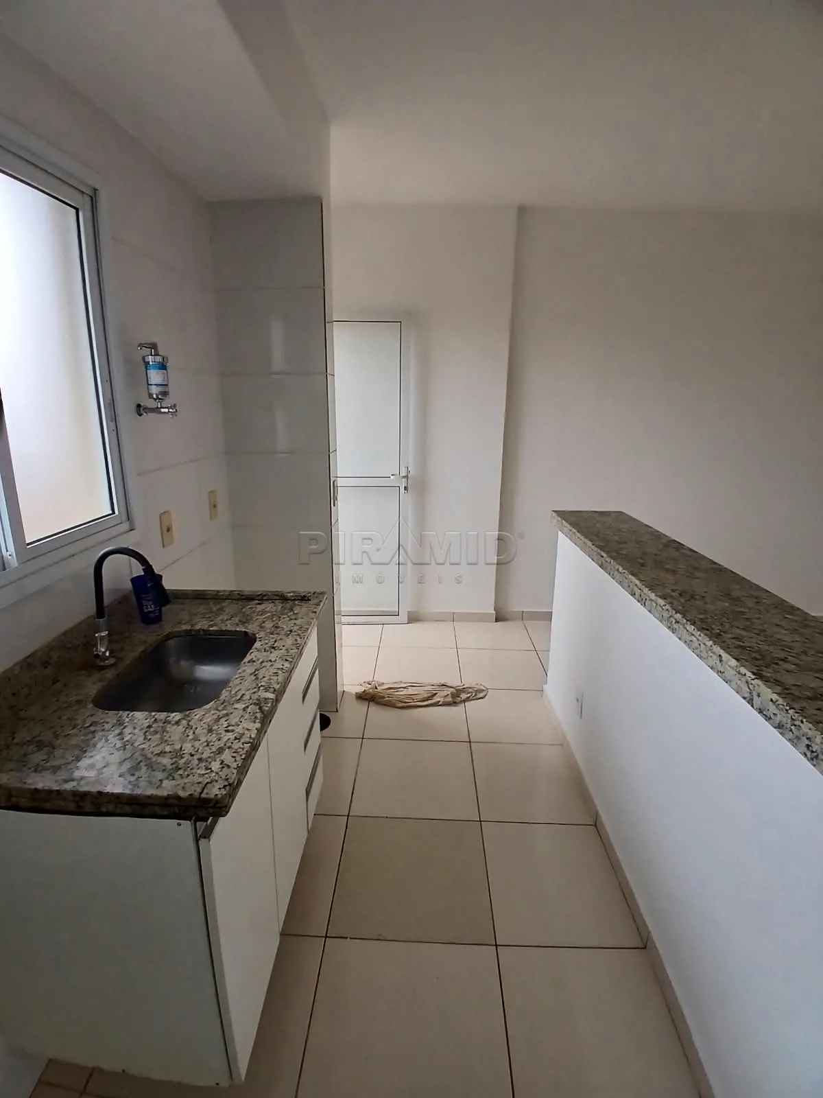 Alugar Apartamento / Padr&atilde;o em Ribeir&atilde;o Preto R$ 1.350,00 - Foto 7