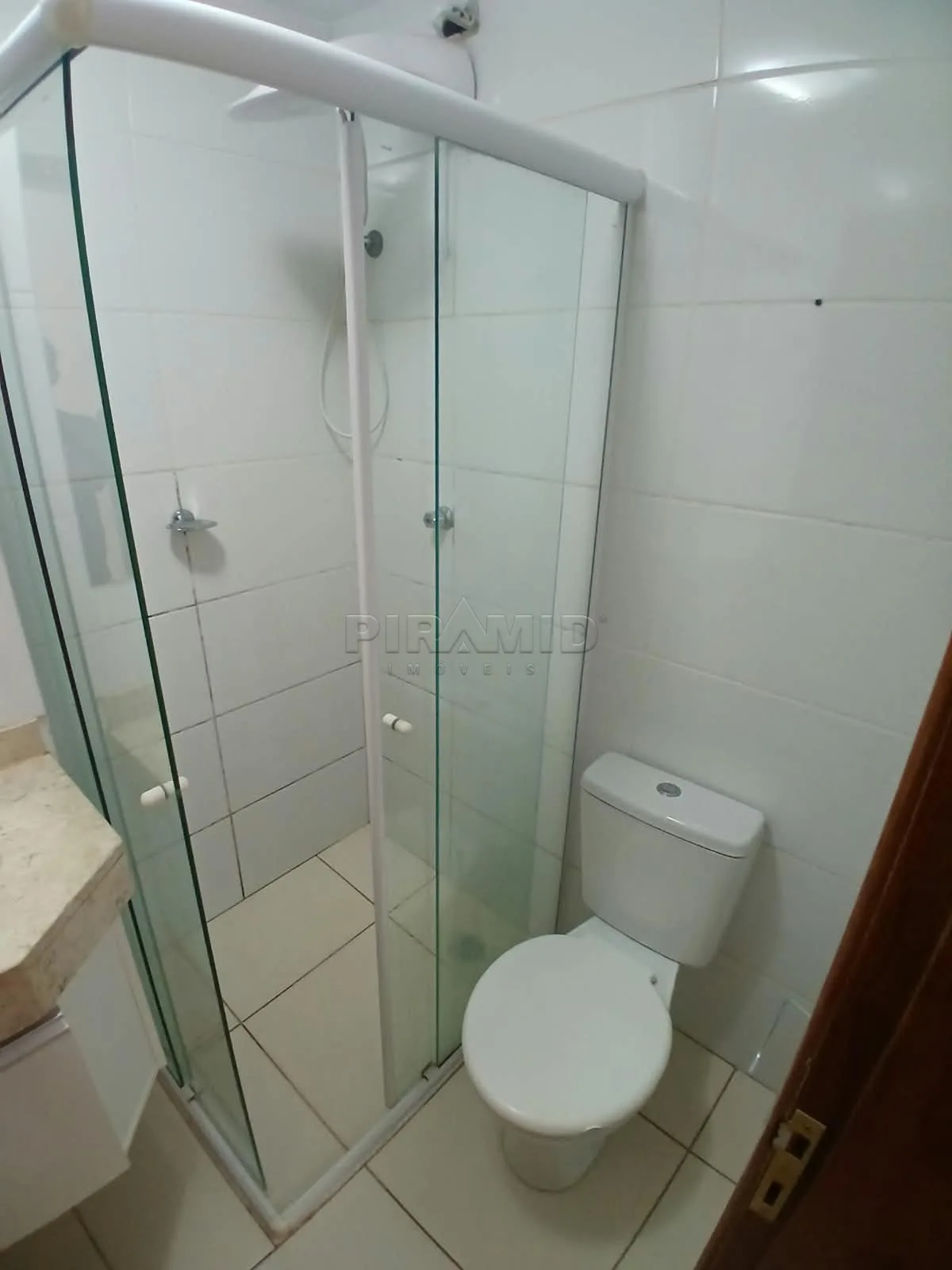 Alugar Apartamento / Padr&atilde;o em Ribeir&atilde;o Preto R$ 1.350,00 - Foto 13