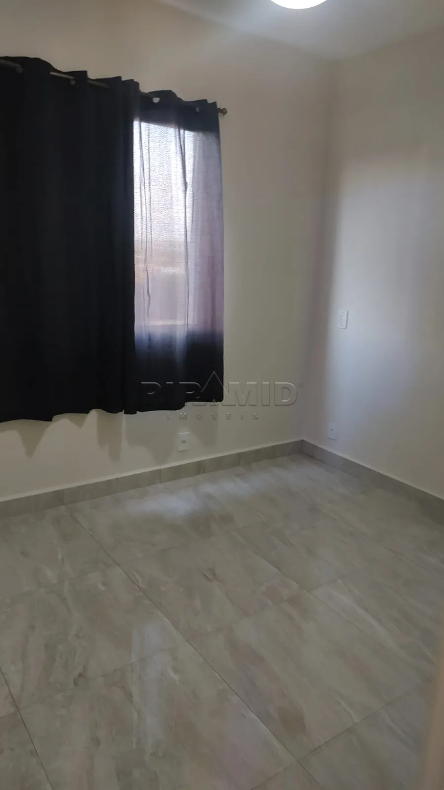 Alugar Apartamento / Padr&atilde;o em Ribeir&atilde;o Preto R$ 1.200,00 - Foto 4