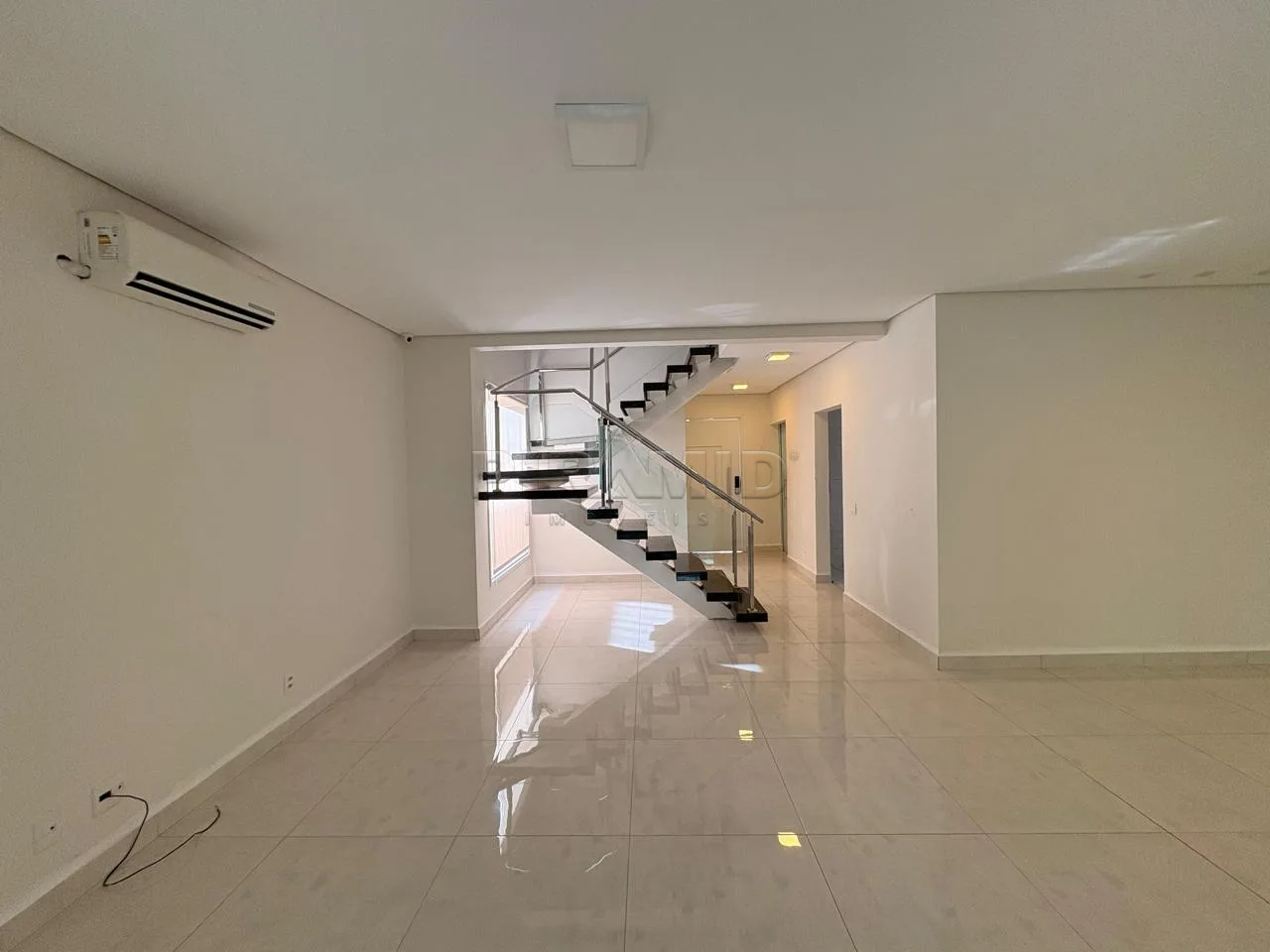 Alugar Casa / Condom&iacute;nio em Ribeir&atilde;o Preto R$ 6.000,00 - Foto 2