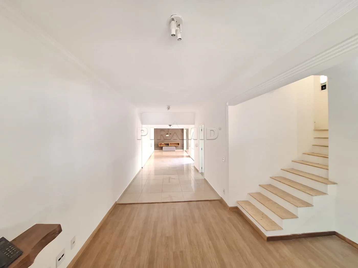 Alugar Casa / Condom&iacute;nio em Ribeir&atilde;o Preto R$ 4.000,00 - Foto 1