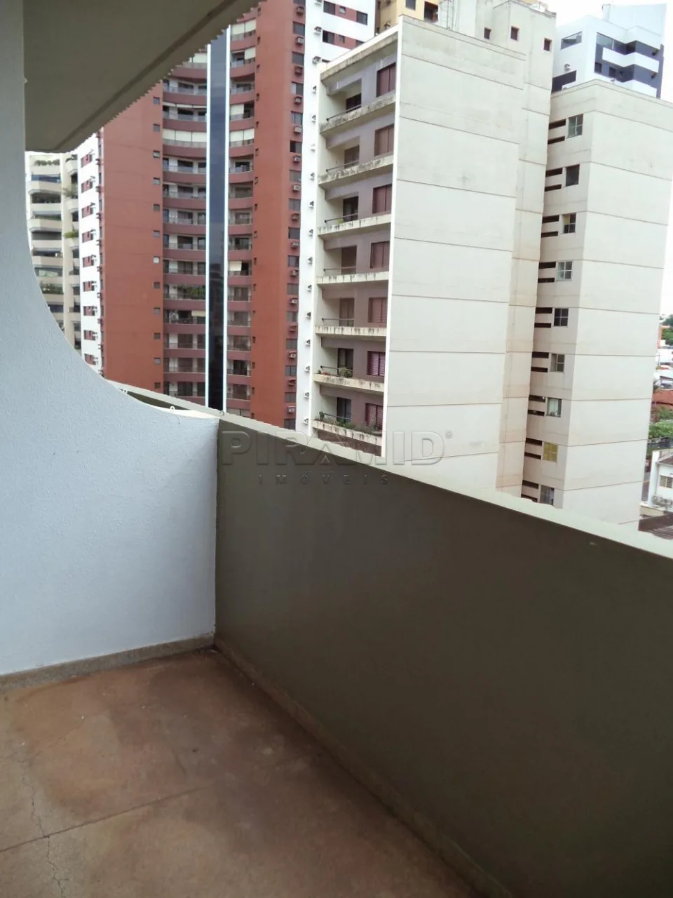 Alugar Apartamento / Padr&atilde;o em Ribeir&atilde;o Preto R$ 750,00 - Foto 2