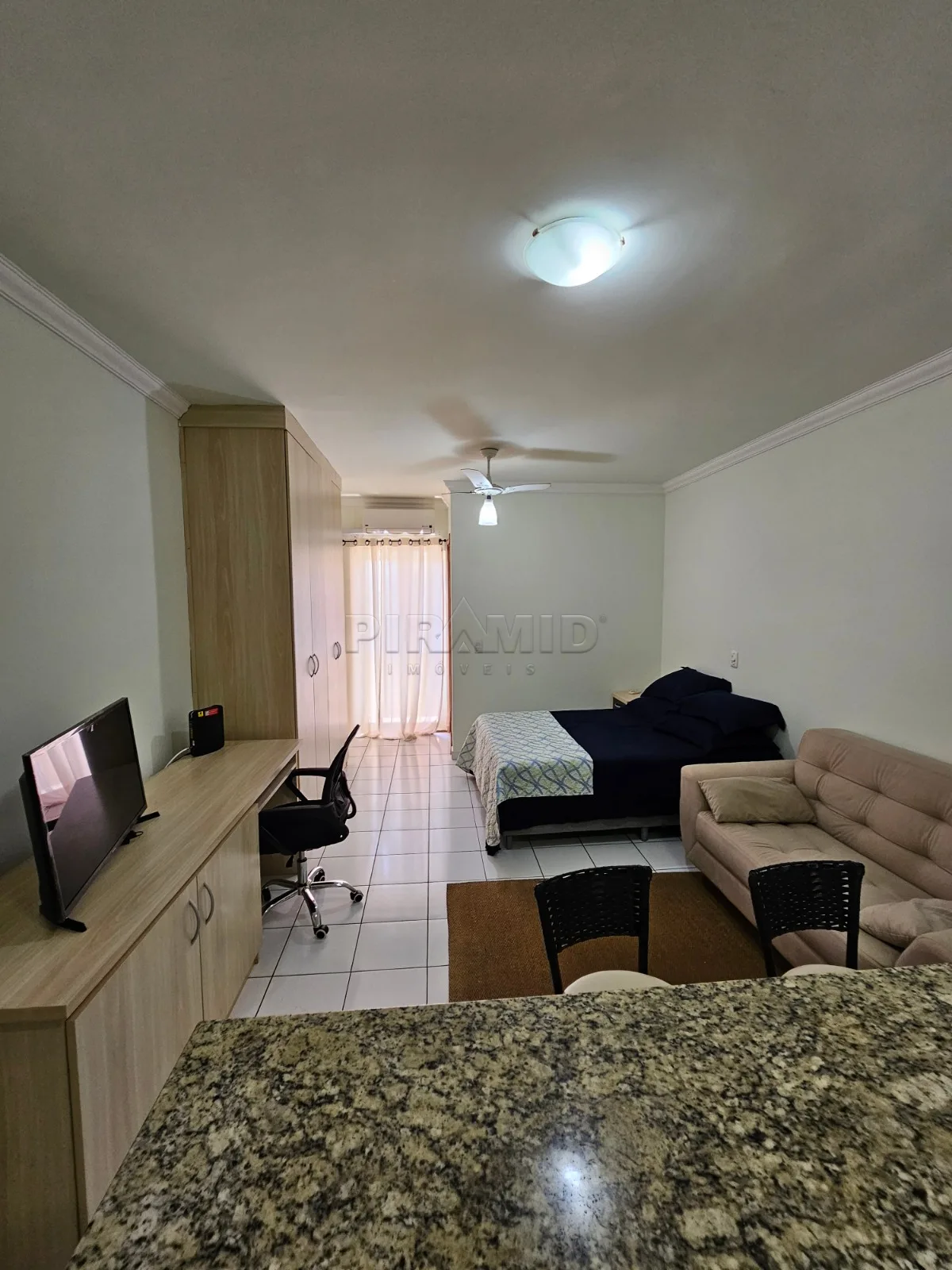 Alugar Apartamento / Padr&atilde;o em Ribeir&atilde;o Preto R$ 1.850,00 - Foto 2