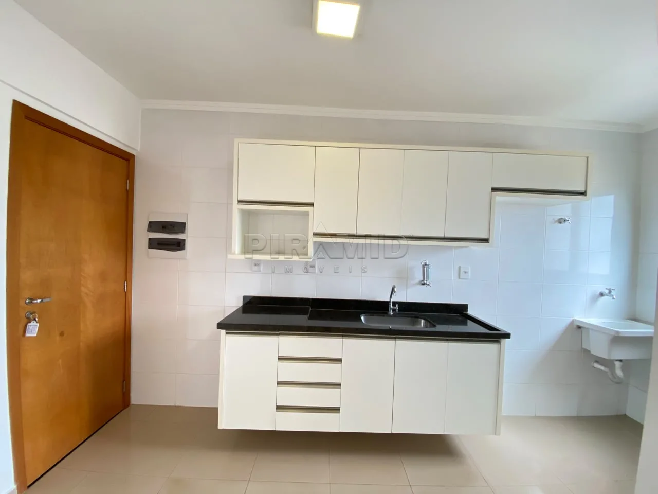Alugar Apartamento / Padr&atilde;o em Ribeir&atilde;o Preto R$ 2.000,00 - Foto 4