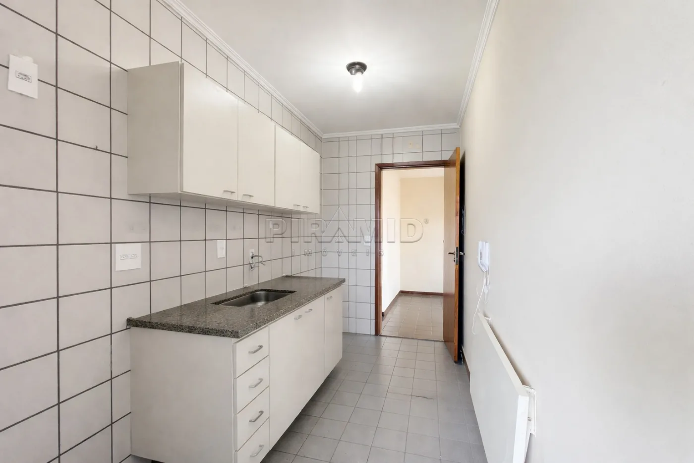 Alugar Apartamento / Padr&atilde;o em Ribeir&atilde;o Preto R$ 1.070,00 - Foto 6