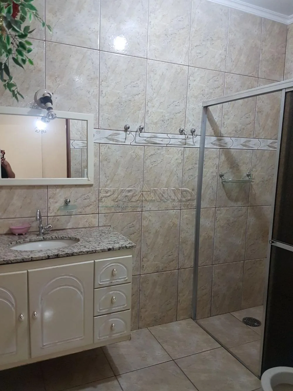 Alugar Casa / Padr&atilde;o em Ribeir&atilde;o Preto R$ 1.800,00 - Foto 7