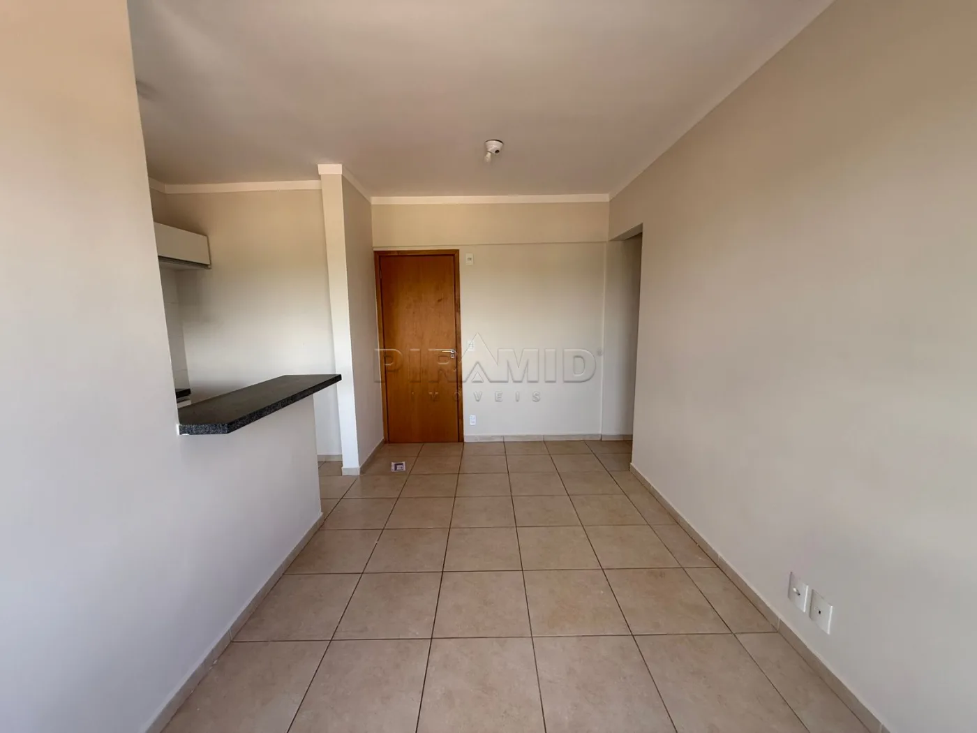 Alugar Apartamento / Padr&atilde;o em Ribeir&atilde;o Preto R$ 1.300,00 - Foto 1