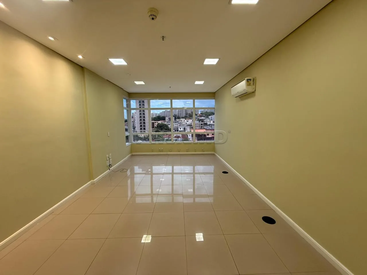 Alugar Comercial / Sala em Ribeir&atilde;o Preto R$ 2.200,00 - Foto 3