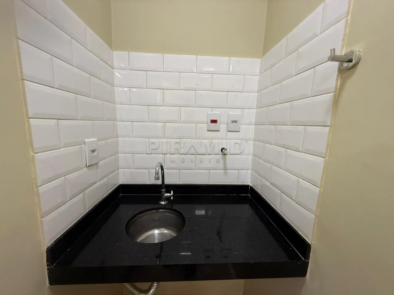 Alugar Comercial / Sala em Ribeir&atilde;o Preto R$ 2.200,00 - Foto 8