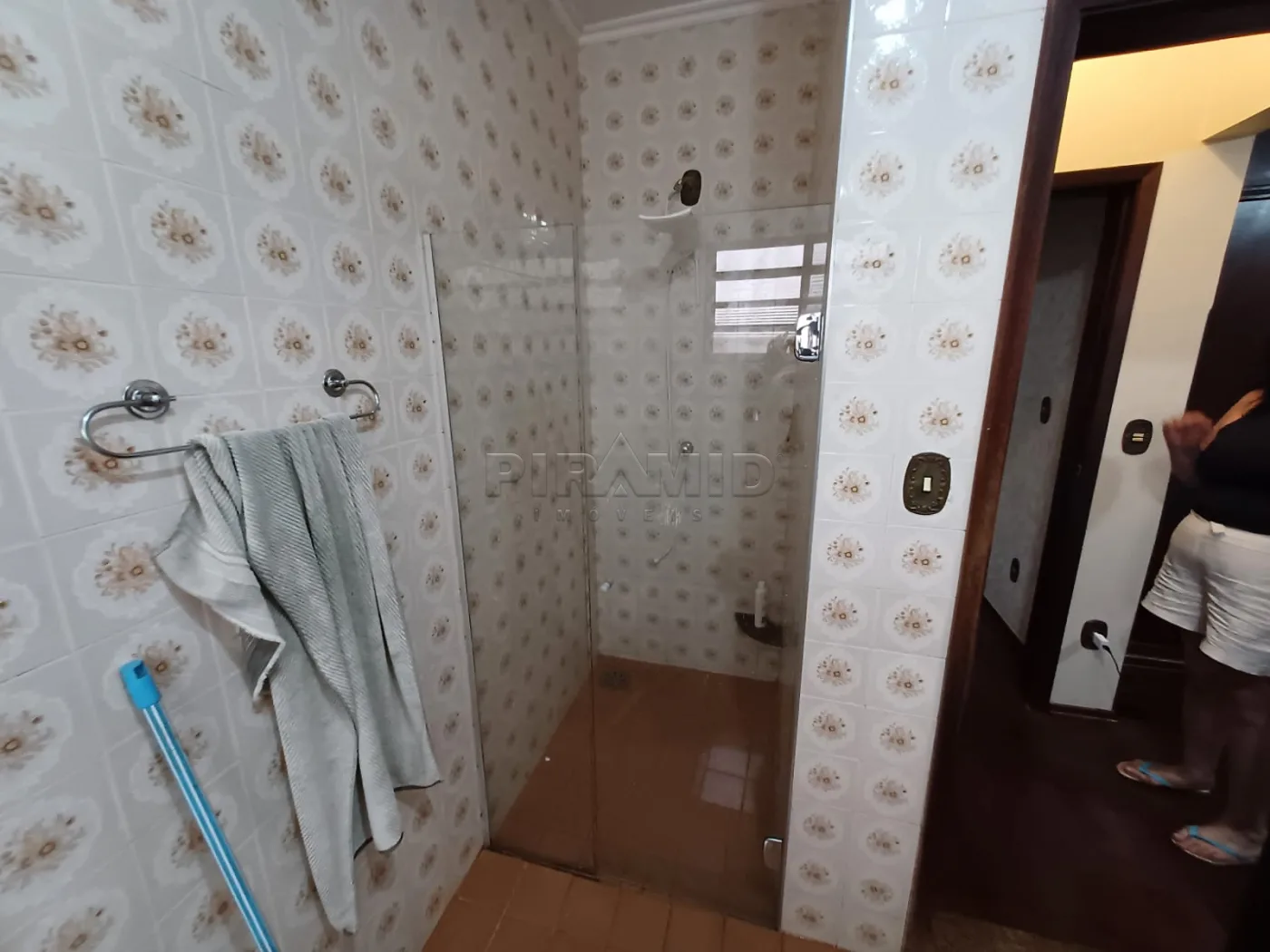 Alugar Casa / Padr&atilde;o em Ribeir&atilde;o Preto R$ 1.800,00 - Foto 12