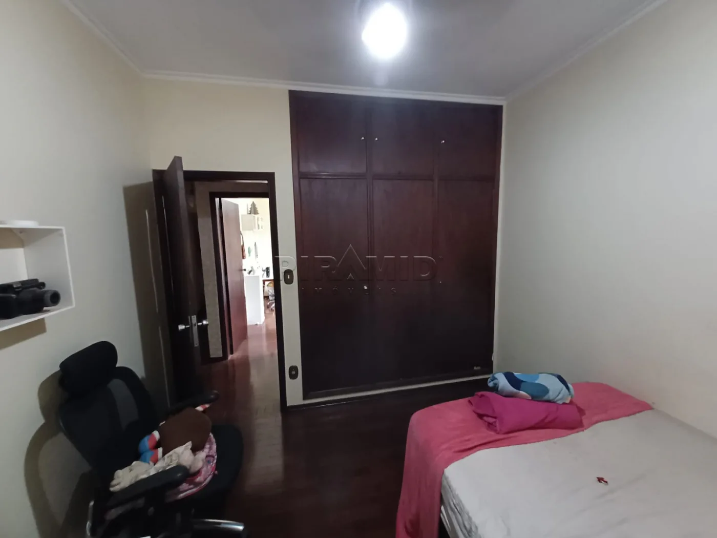 Alugar Casa / Padr&atilde;o em Ribeir&atilde;o Preto R$ 1.800,00 - Foto 15