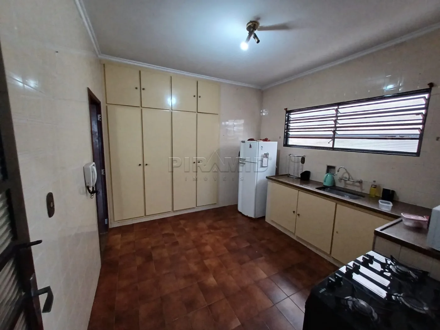 Alugar Casa / Padr&atilde;o em Ribeir&atilde;o Preto R$ 1.800,00 - Foto 19