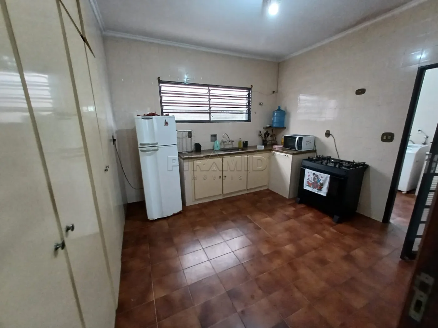 Alugar Casa / Padr&atilde;o em Ribeir&atilde;o Preto R$ 1.800,00 - Foto 20