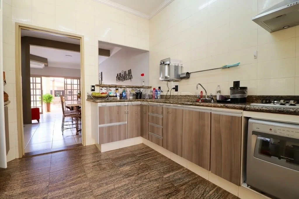 Alugar Casa / Padr&atilde;o em Ribeir&atilde;o Preto R$ 6.000,00 - Foto 9