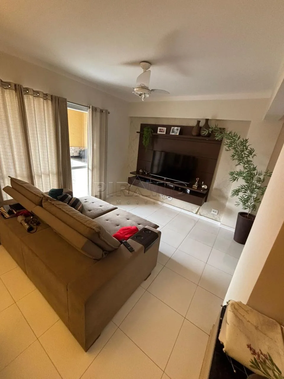 Alugar Apartamento / Padr&atilde;o em Ribeir&atilde;o Preto R$ 3.000,00 - Foto 2