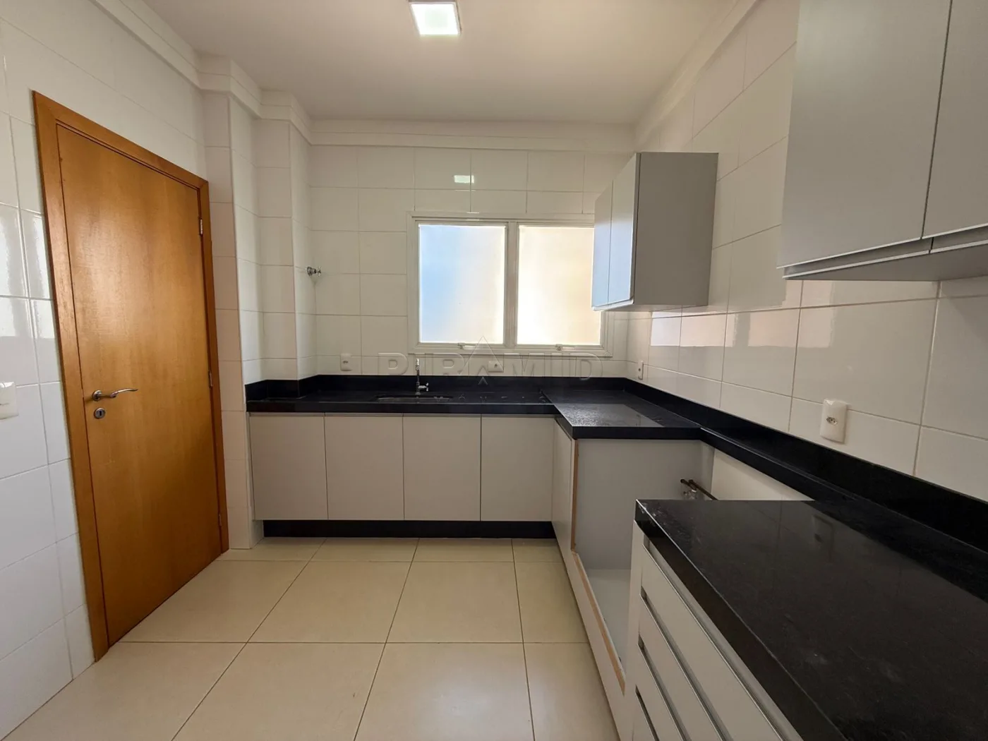 Alugar Apartamento / Padr&atilde;o em Ribeir&atilde;o Preto R$ 4.500,00 - Foto 17