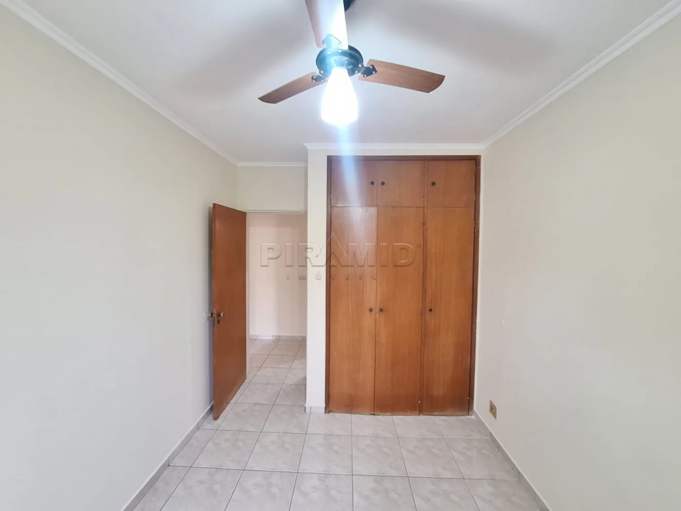 Alugar Apartamento / Padr&atilde;o em Ribeir&atilde;o Preto R$ 1.300,00 - Foto 12