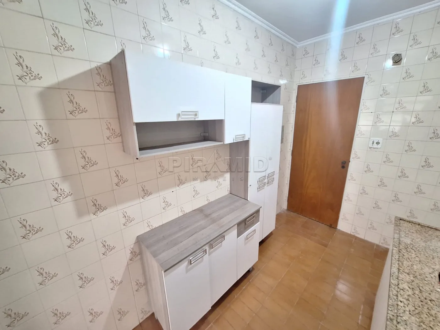 Alugar Apartamento / Padr&atilde;o em Ribeir&atilde;o Preto R$ 1.300,00 - Foto 14