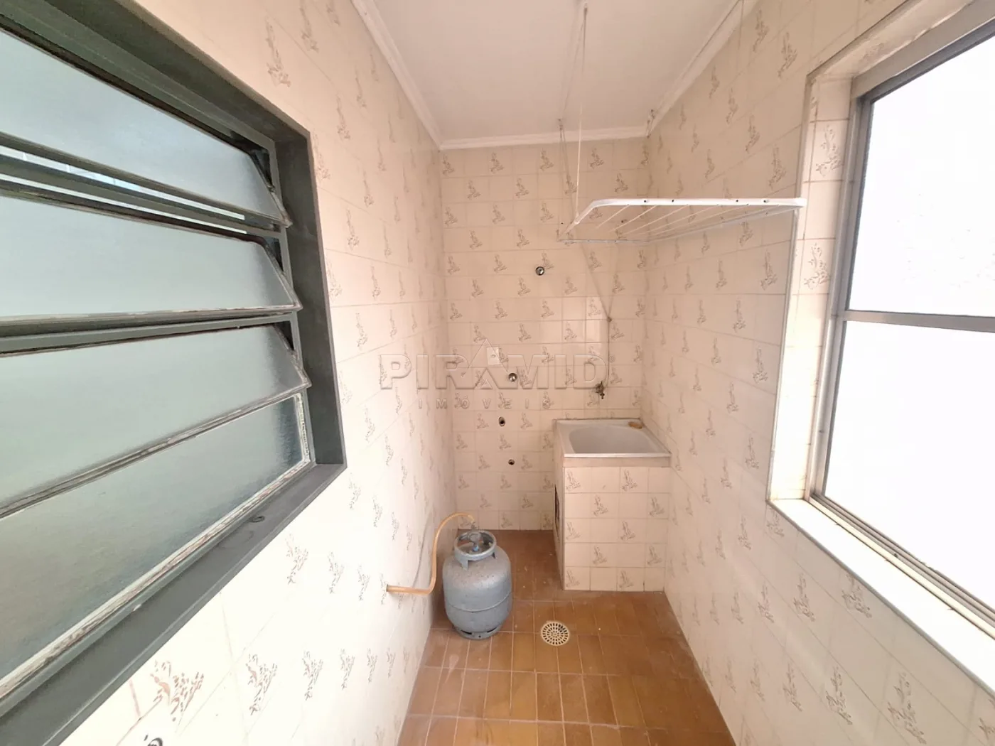 Alugar Apartamento / Padr&atilde;o em Ribeir&atilde;o Preto R$ 1.300,00 - Foto 17