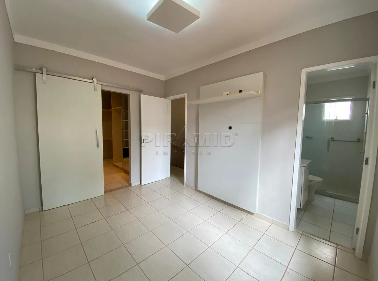 Alugar Casa / Condom&iacute;nio em Ribeir&atilde;o Preto R$ 1.800,00 - Foto 4