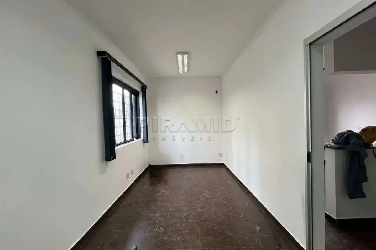 Alugar Casa / Padr&atilde;o em Ribeir&atilde;o Preto R$ 3.000,00 - Foto 2