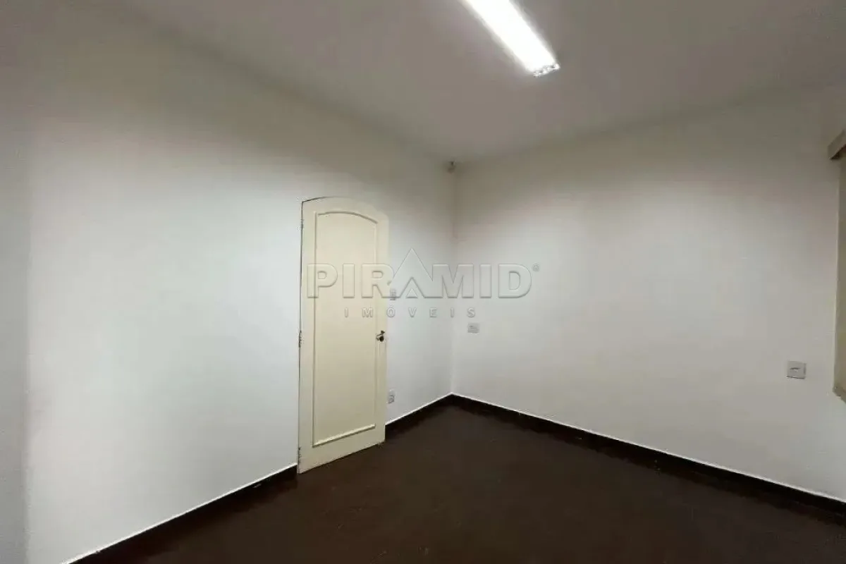 Alugar Casa / Padr&atilde;o em Ribeir&atilde;o Preto R$ 3.000,00 - Foto 9