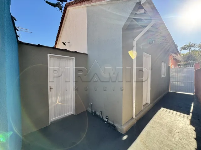 Alugar Casa / Padr&atilde;o em Ribeir&atilde;o Preto R$ 850,00 - Foto 1