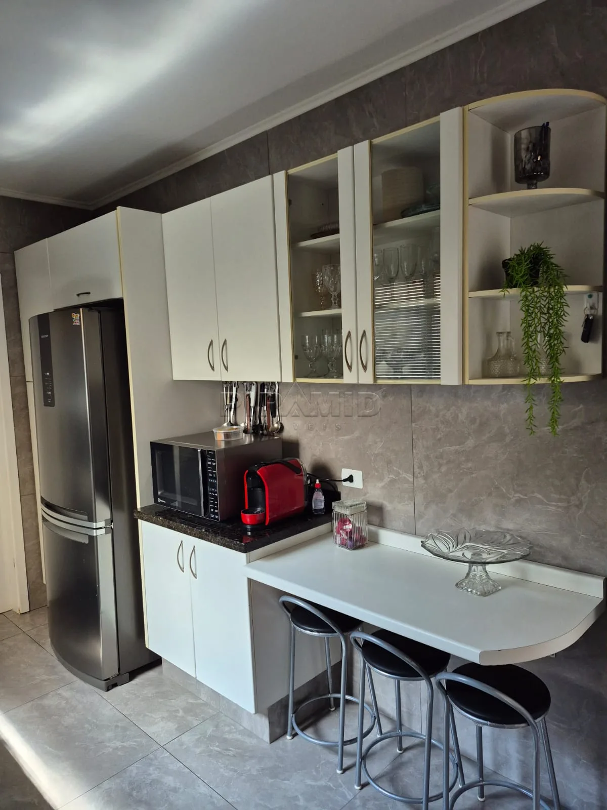 Alugar Apartamento / Padr&atilde;o em Ribeir&atilde;o Preto R$ 1.100,00 - Foto 8