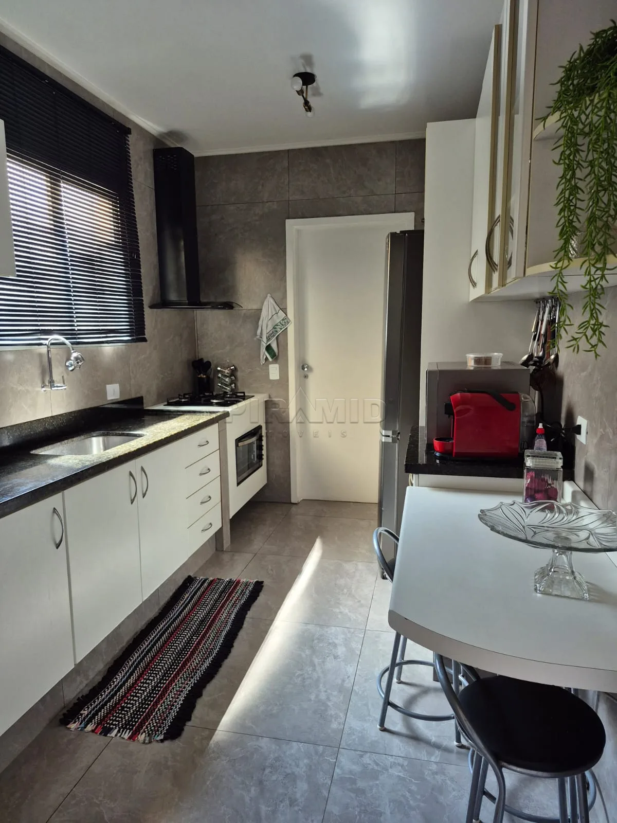 Alugar Apartamento / Padr&atilde;o em Ribeir&atilde;o Preto R$ 1.100,00 - Foto 9